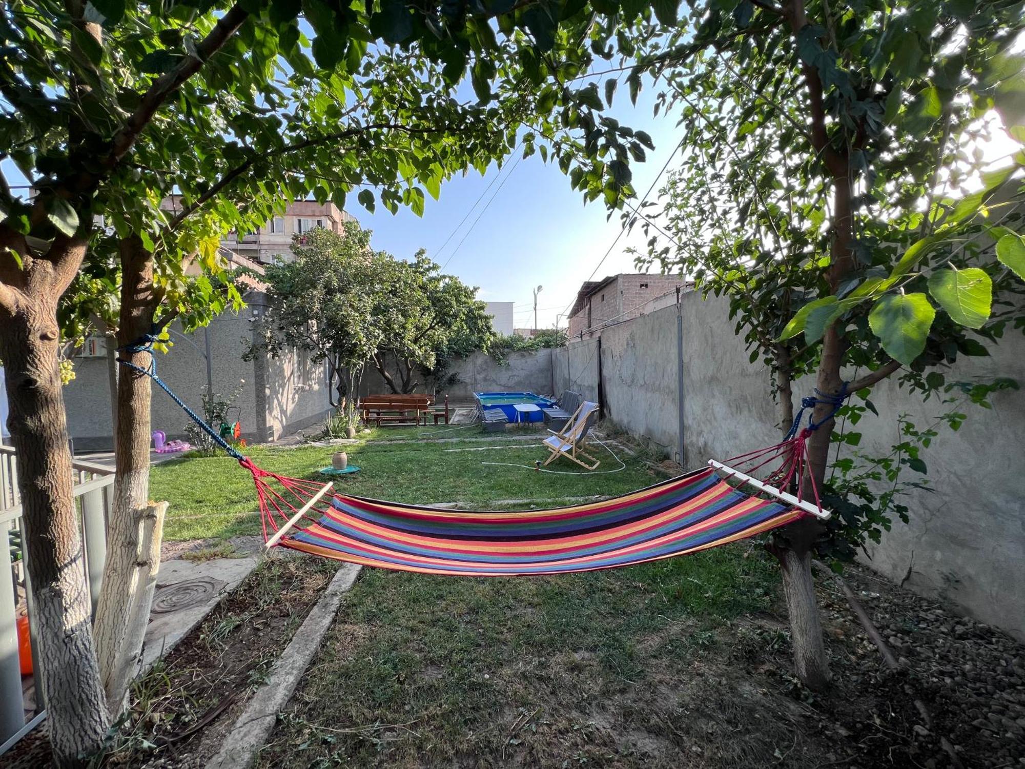 Sunny Garden Guest House Ереван Экстерьер фото